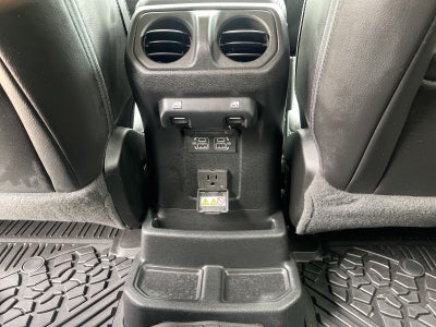 2022 Jeep Wrangler Unlimited Sahara Altitude