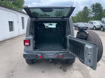 2022 Jeep Wrangler Unlimited Sahara Altitude