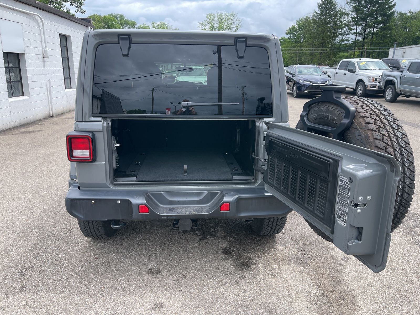 2022 Jeep Wrangler Unlimited Sahara Altitude
