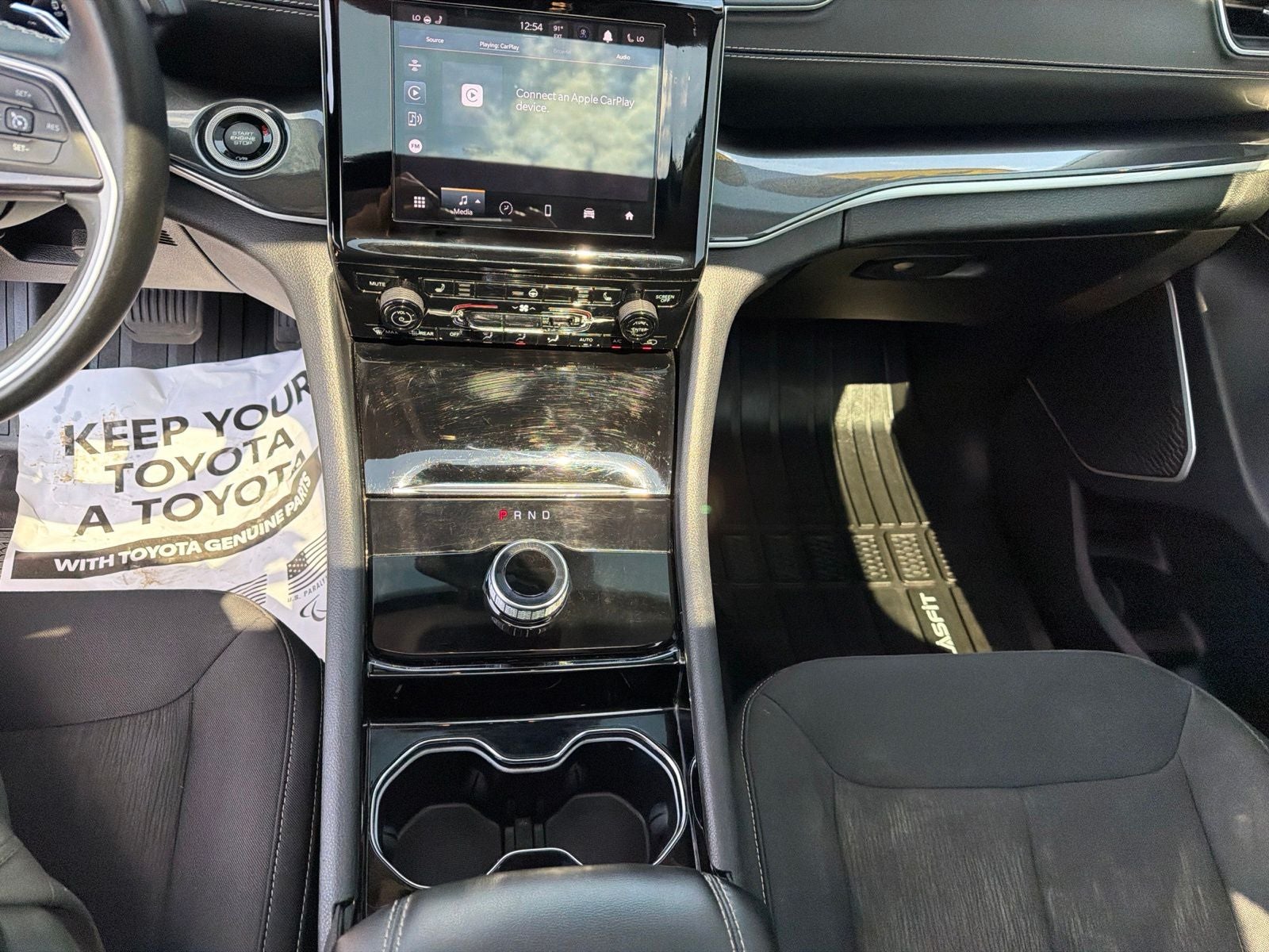 2022 Jeep Grand Cherokee L Laredo