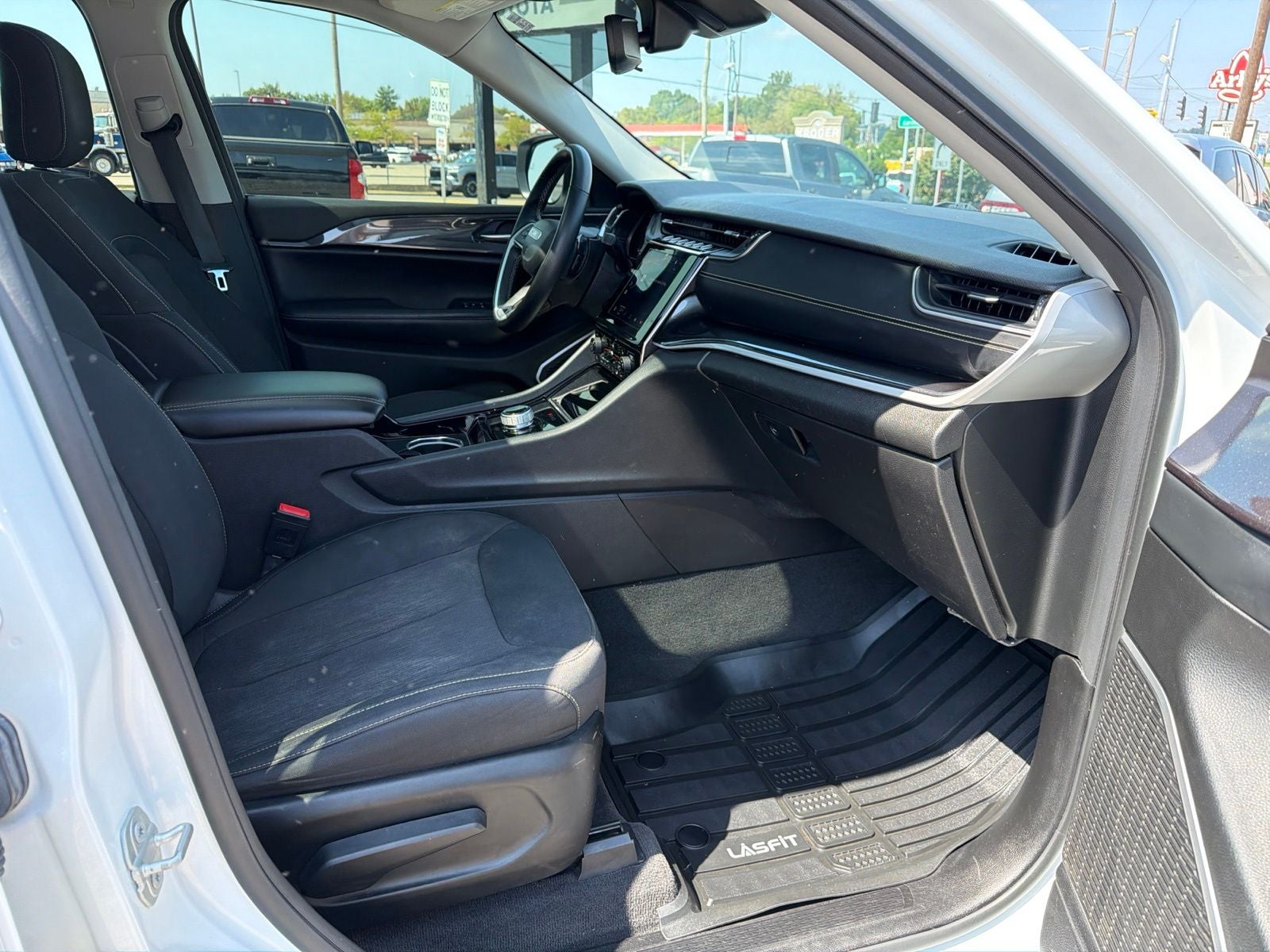 2022 Jeep Grand Cherokee L Laredo