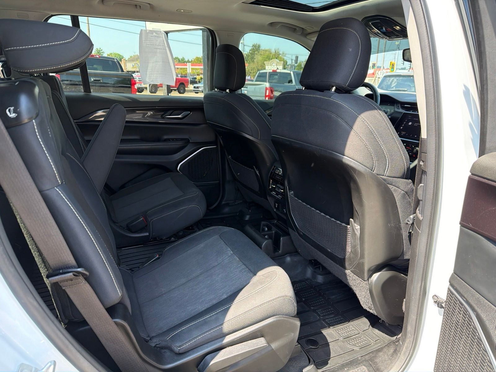 2022 Jeep Grand Cherokee L Laredo