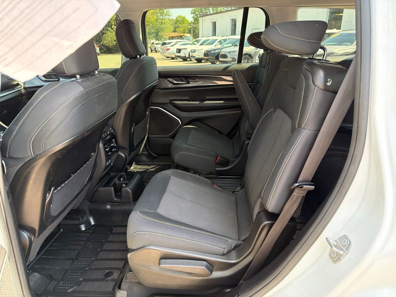2022 Jeep Grand Cherokee L Laredo