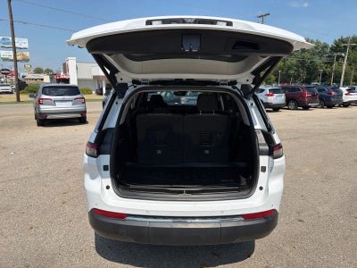 2022 Jeep Grand Cherokee L Laredo