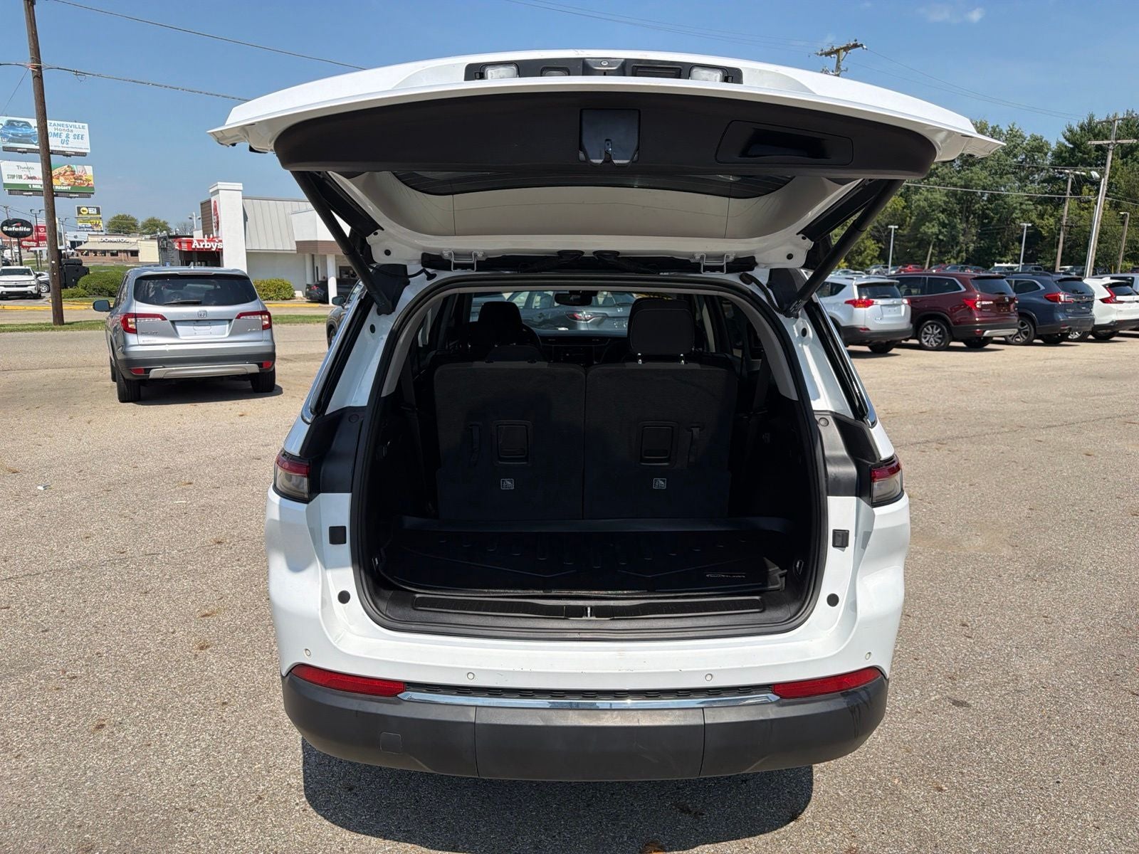 2022 Jeep Grand Cherokee L Laredo