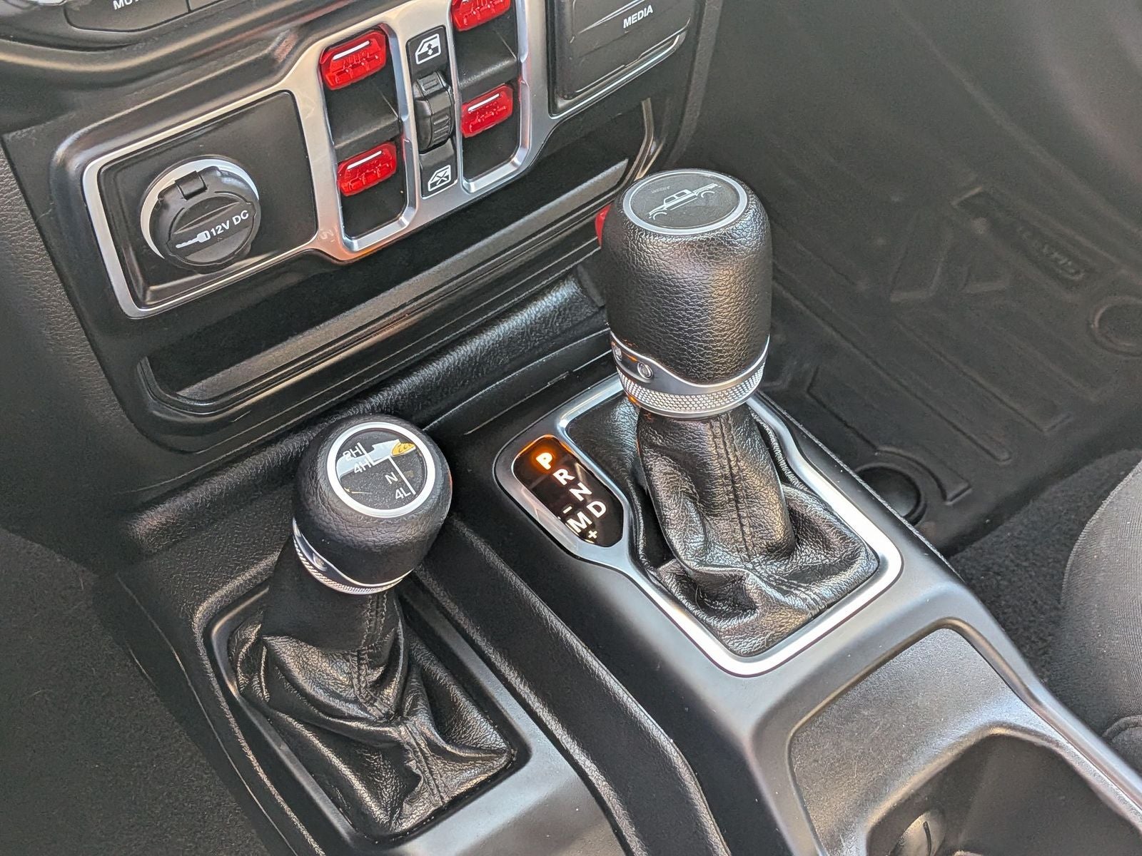 2022 Jeep Gladiator Sport