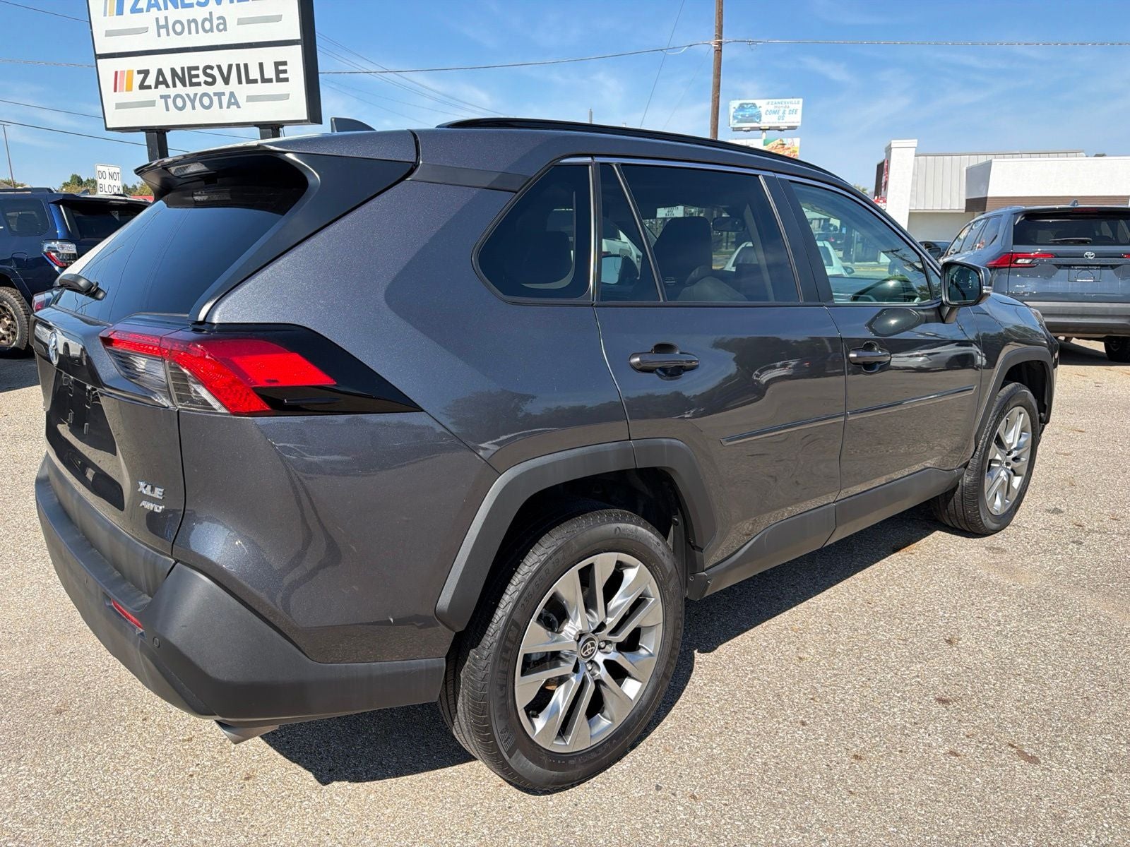 2023 Toyota RAV4 XLE Premium