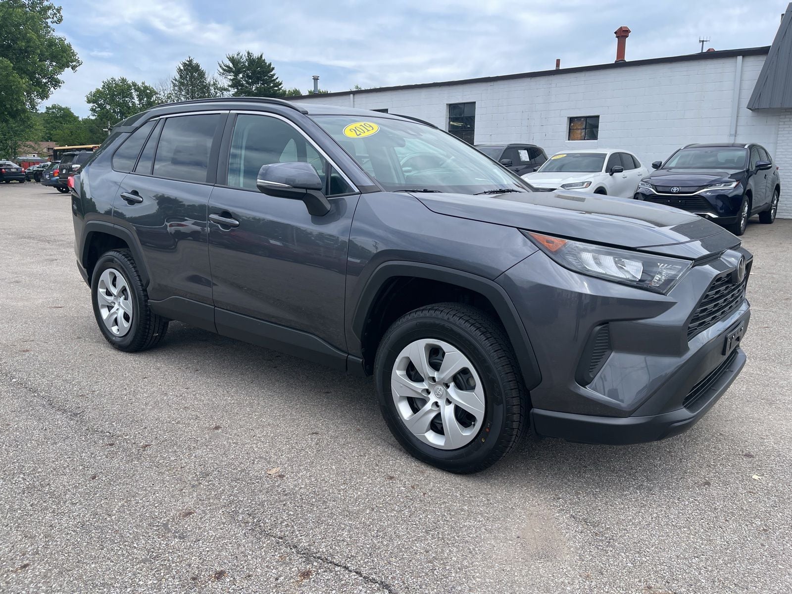 2019 Toyota RAV4 LE