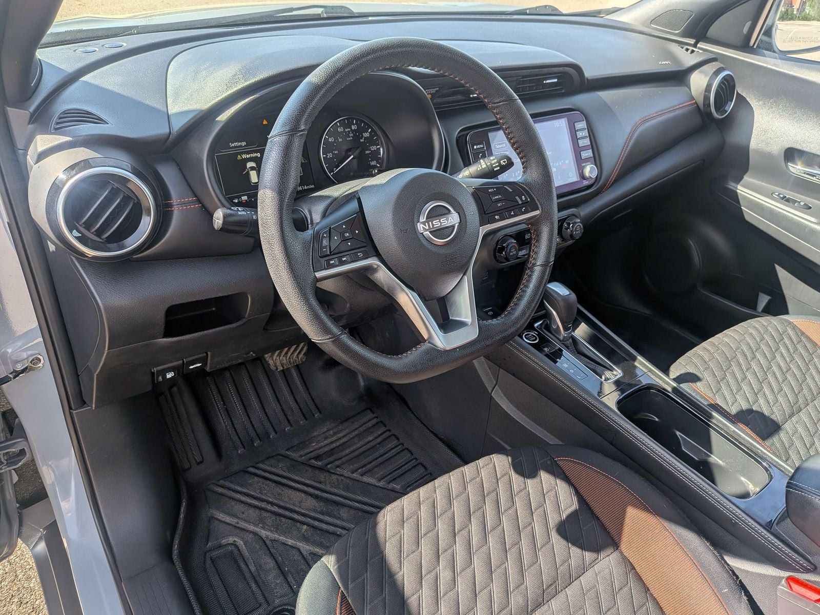 2023 Nissan Kicks SR