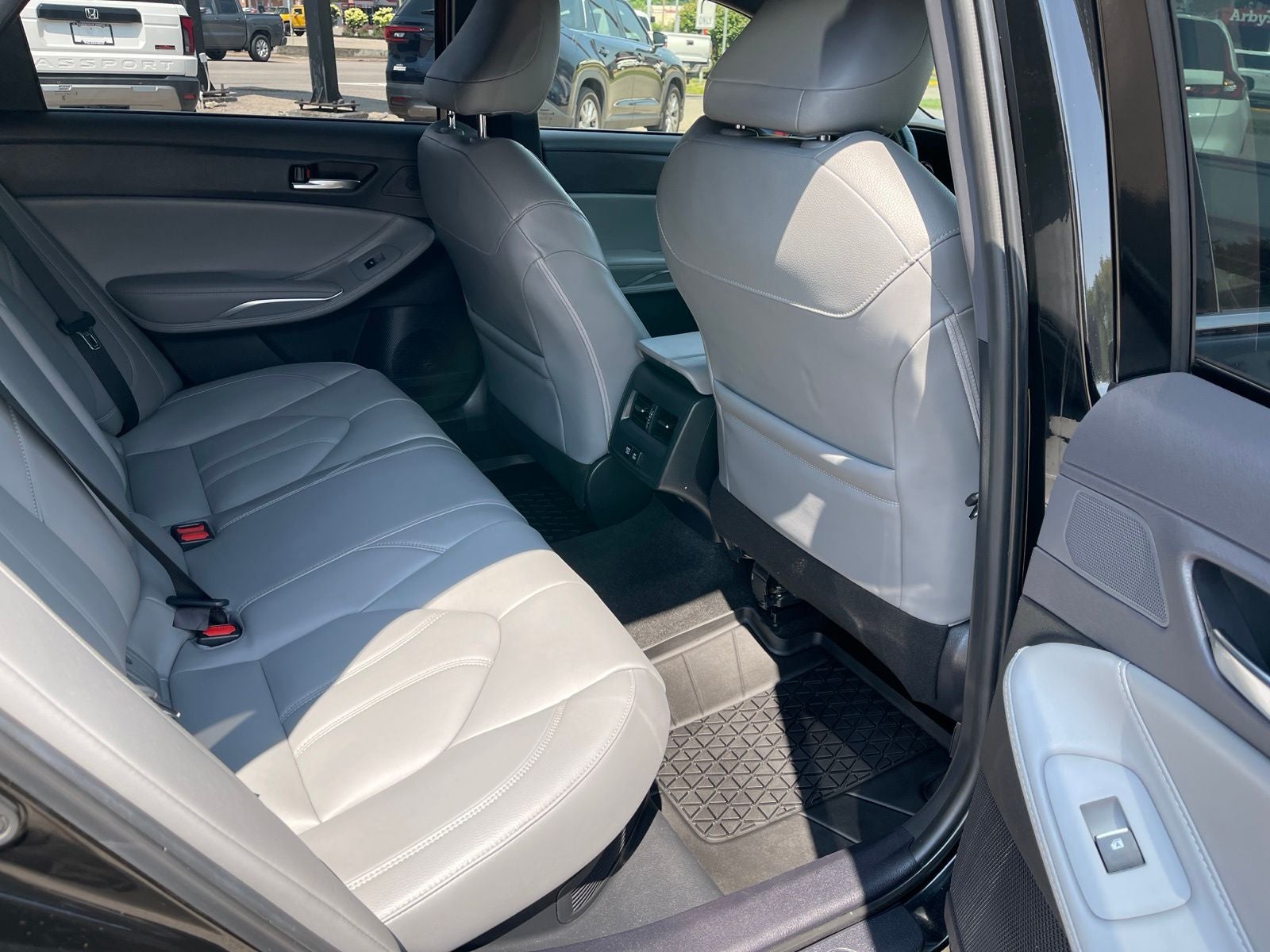 2021 Toyota Avalon Hybrid XLE Plus