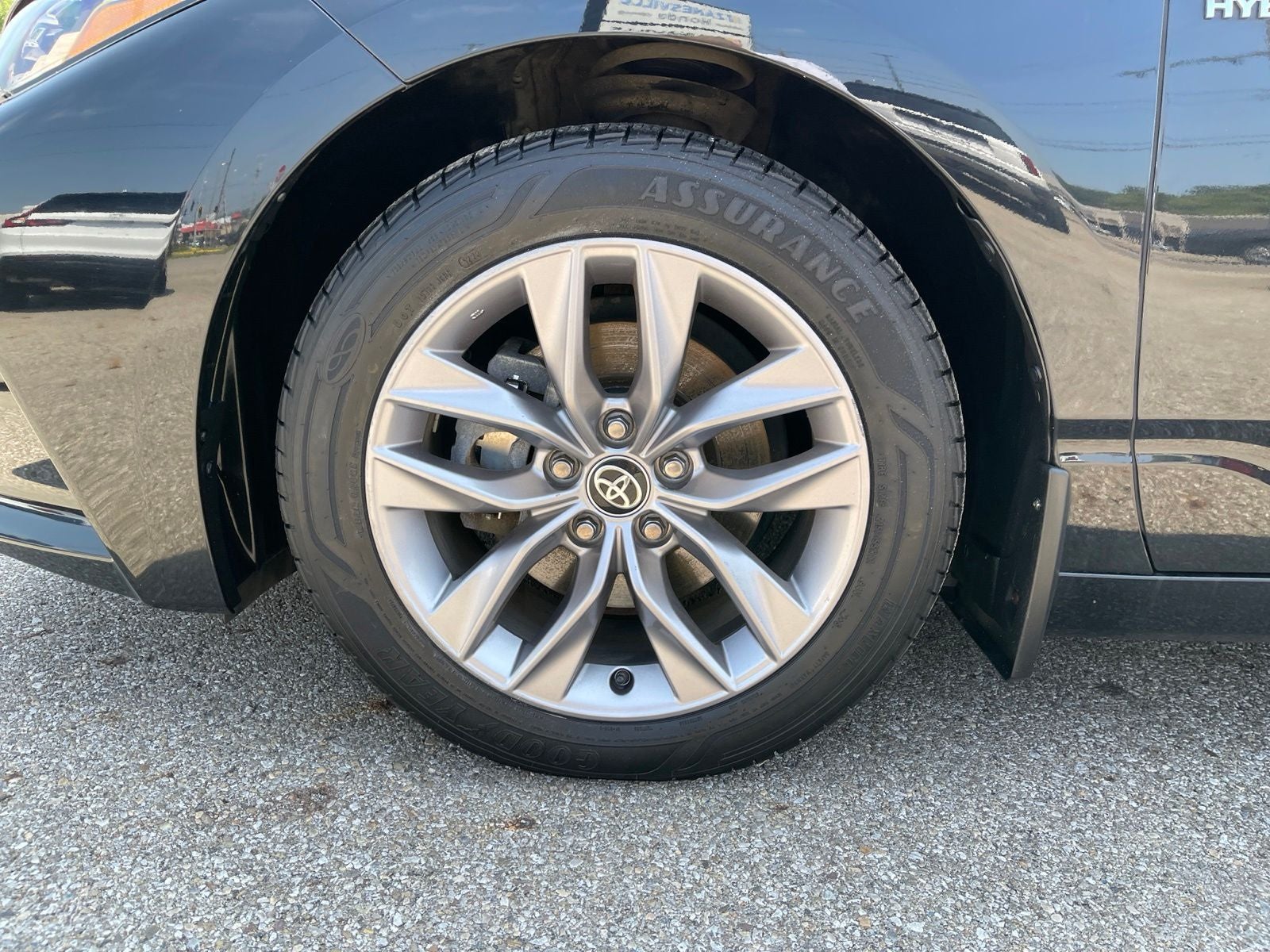 2021 Toyota Avalon Hybrid XLE Plus
