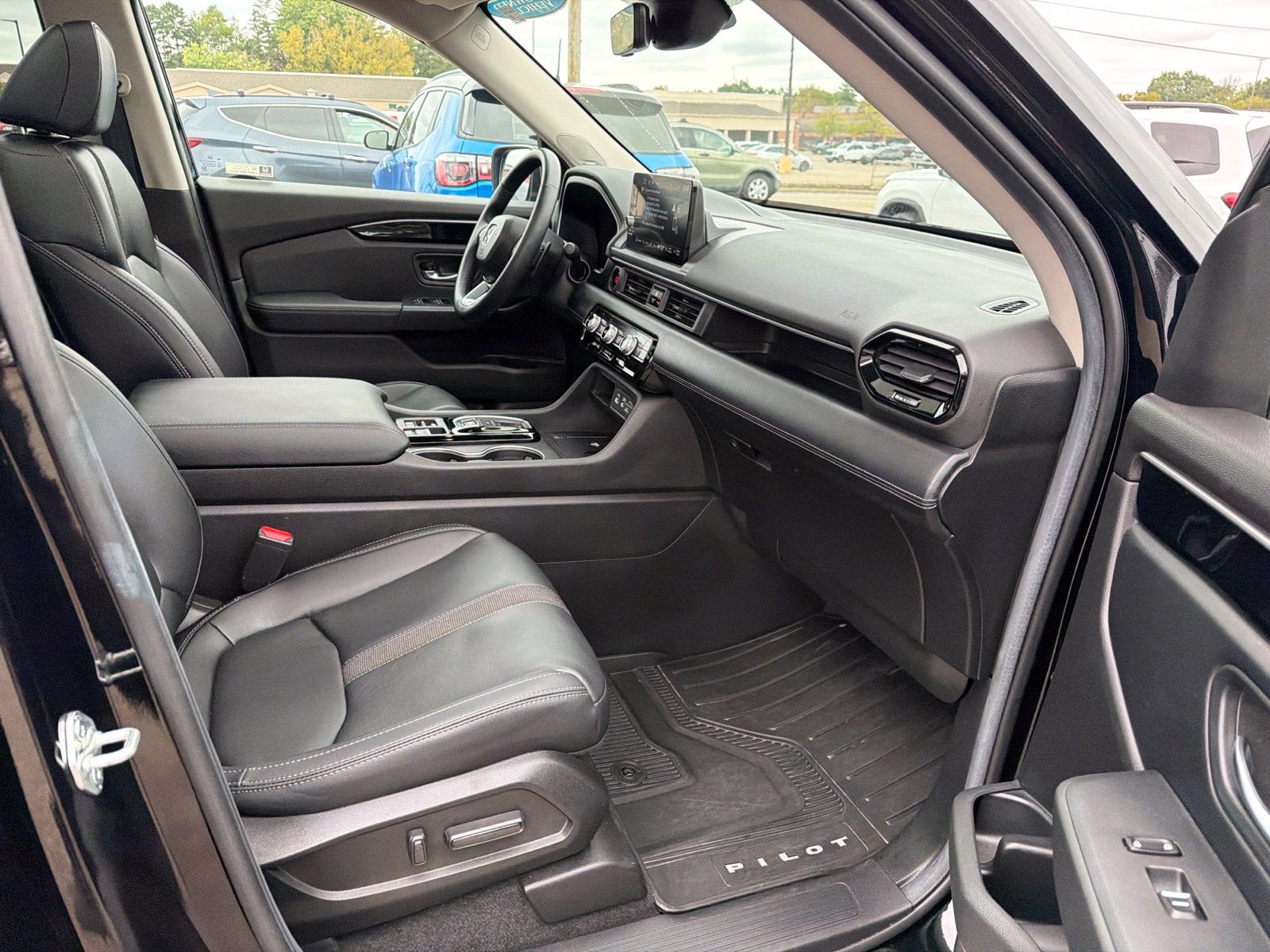 2025 Honda Pilot Touring+ - Photo 16
