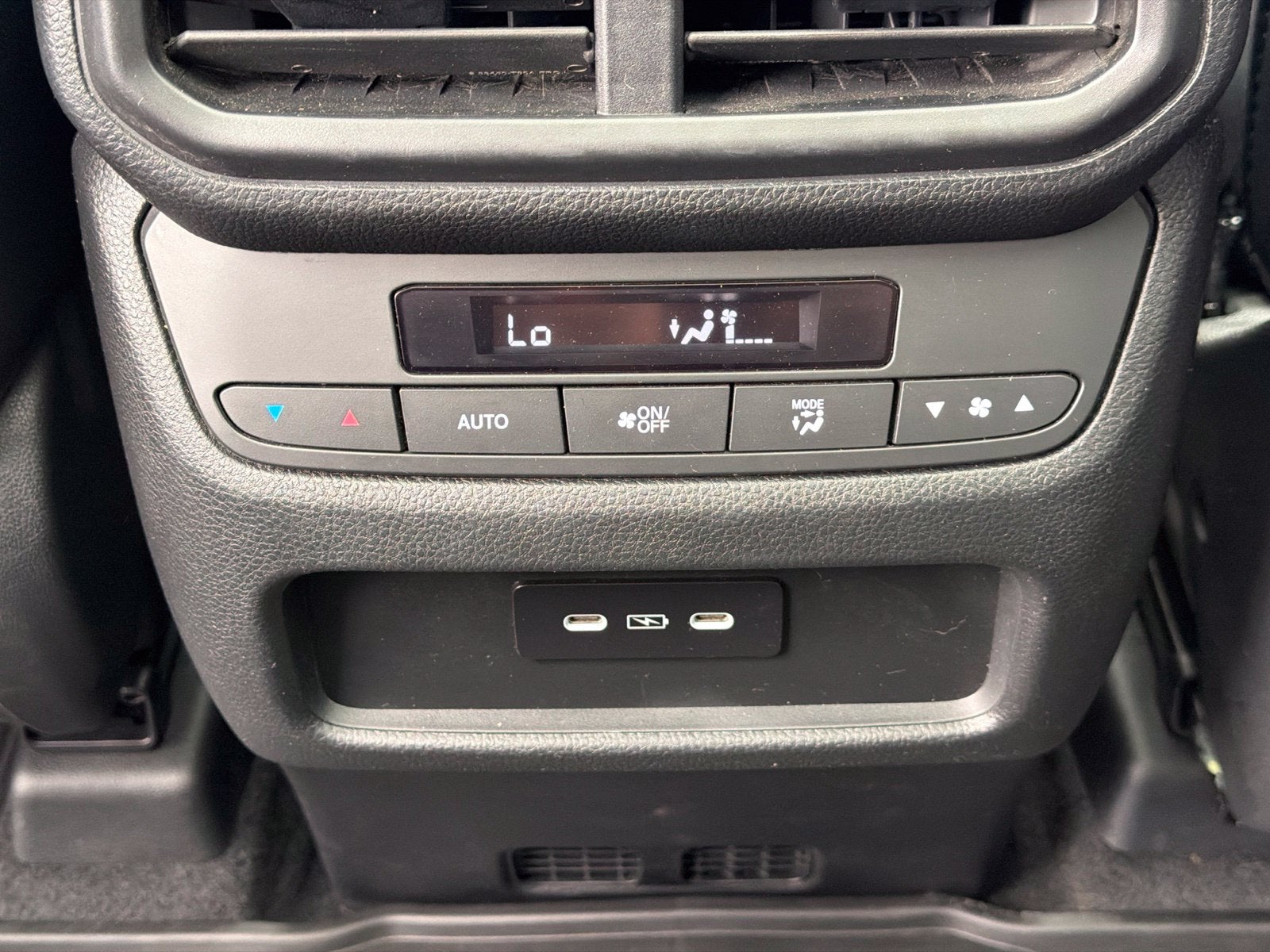 2025 Honda Pilot Touring+ - Photo 19