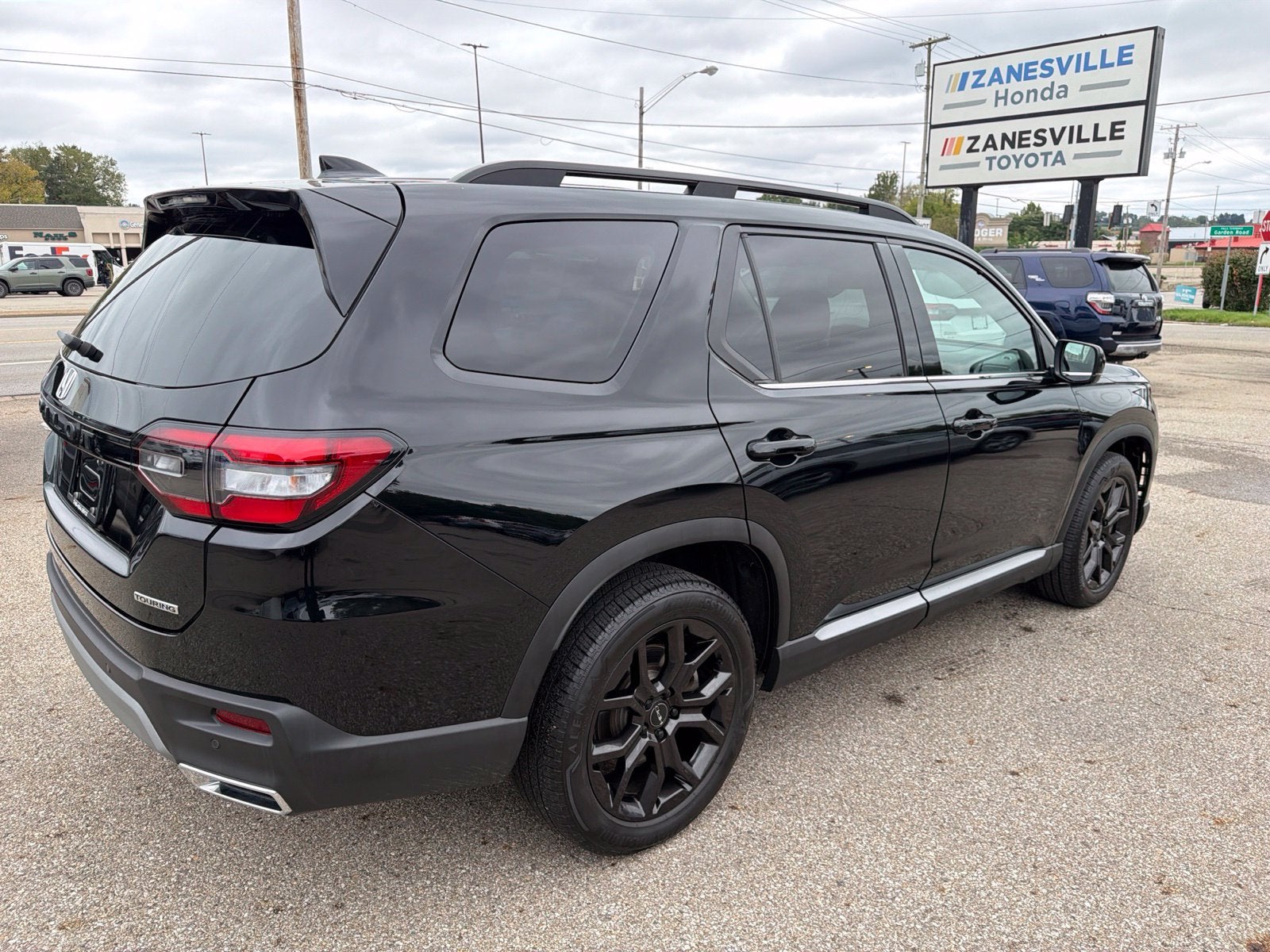 2025 Honda Pilot Touring+ - Photo 5