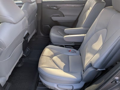 2022 Toyota Highlander Limited