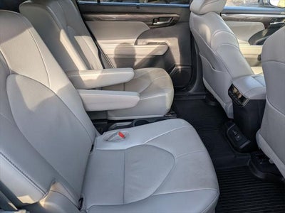 2022 Toyota Highlander Limited