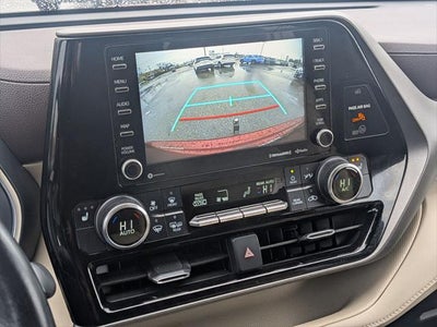 2022 Toyota Highlander Hybrid XLE