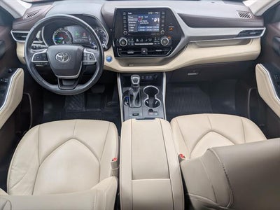 2022 Toyota Highlander Hybrid XLE