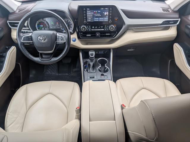 2022 Toyota Highlander Hybrid XLE