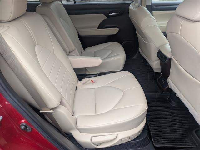 2022 Toyota Highlander Hybrid XLE