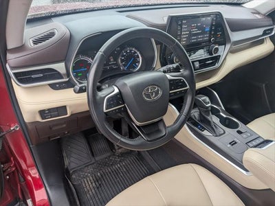 2022 Toyota Highlander Hybrid XLE