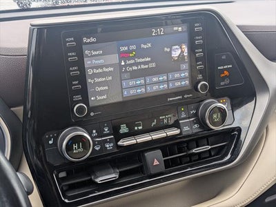 2022 Toyota Highlander Hybrid XLE