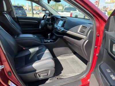 2019 Toyota Highlander SE