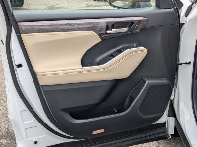 2023 Toyota Highlander Platinum