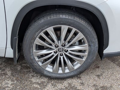 2023 Toyota Highlander Platinum