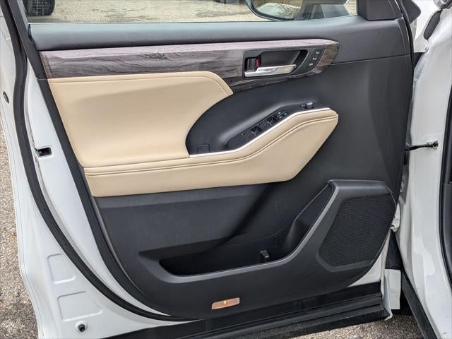 2023 Toyota Highlander Platinum