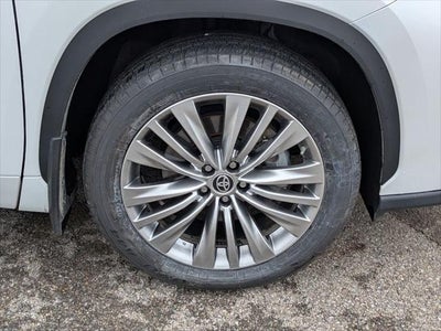 2023 Toyota Highlander Platinum