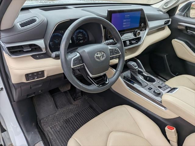 2023 Toyota Highlander Platinum