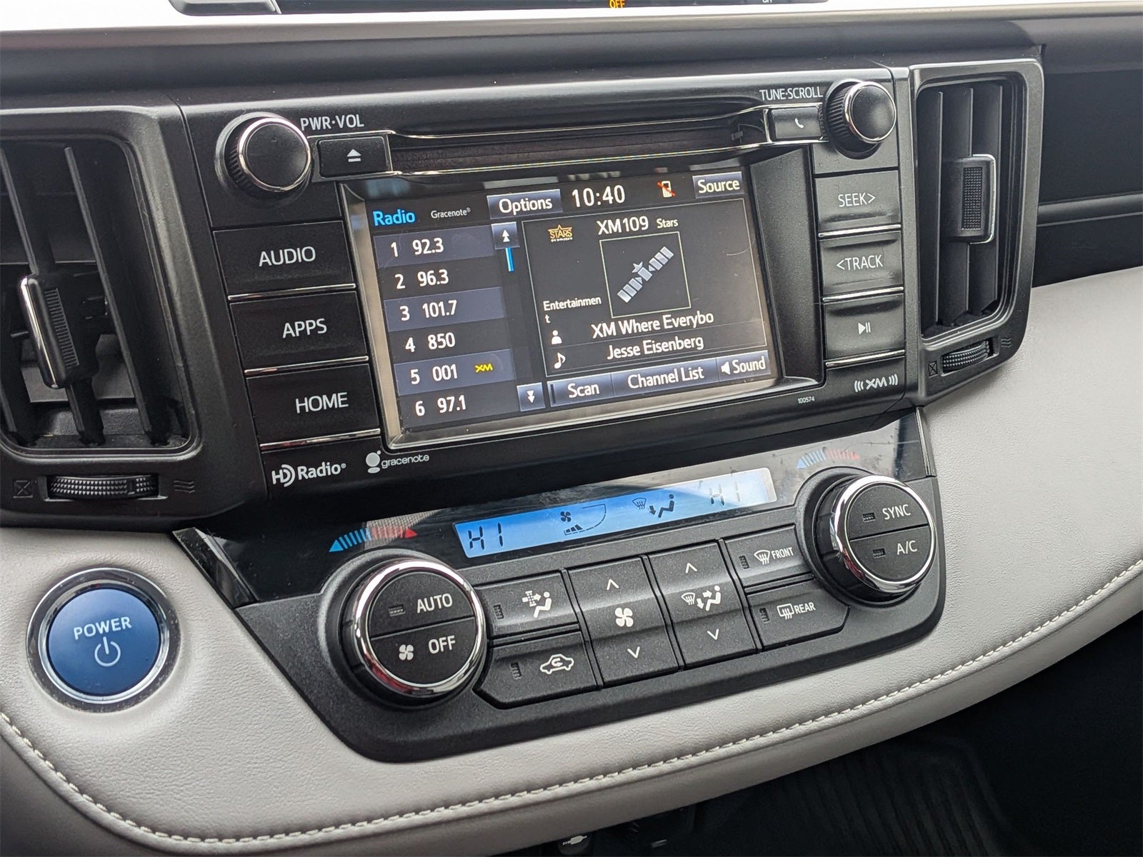 2017 Toyota RAV4 Hybrid XLE