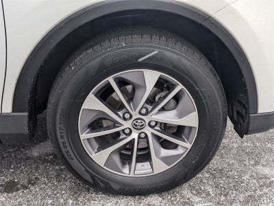 2017 Toyota RAV4 Hybrid XLE